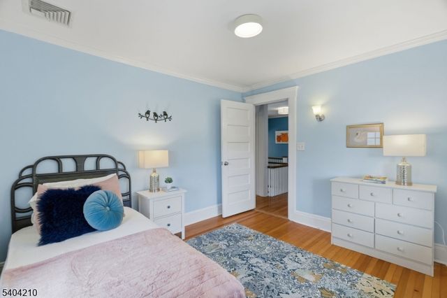 20 Braemore Rd, Montclair Twp., NJ 07043