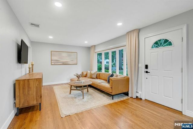 57 Stonefield Road, Glen Rock, NJ 07452