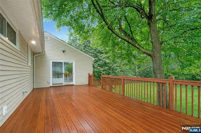57 Stonefield Road, Glen Rock, NJ 07452
