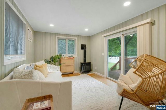 57 Stonefield Road, Glen Rock, NJ 07452