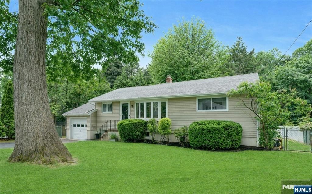 57 Stonefield Road, Glen Rock, NJ 07452
