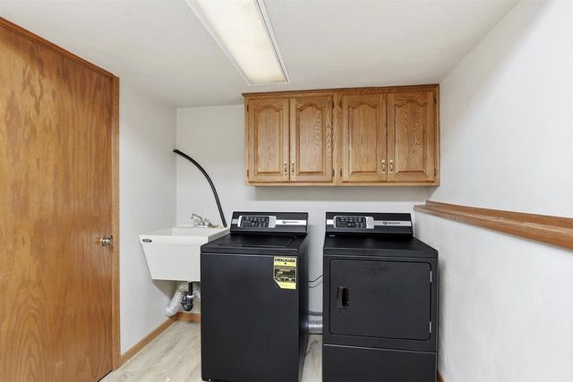 1700 E TRACIA LANE, Appleton, WI 54911