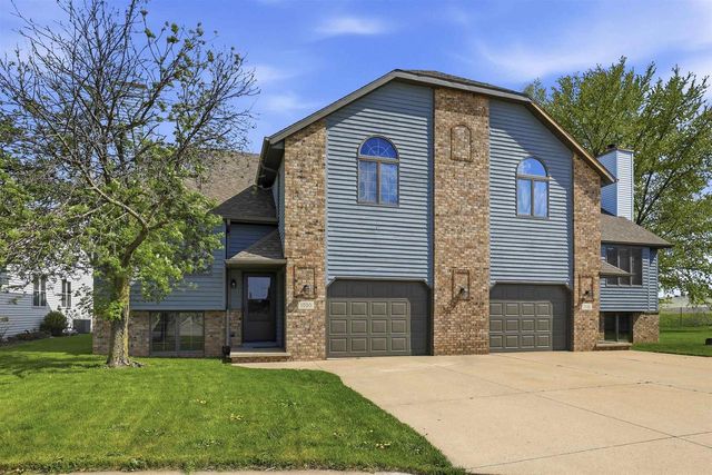 1700 E TRACIA LANE, Appleton, WI 54911