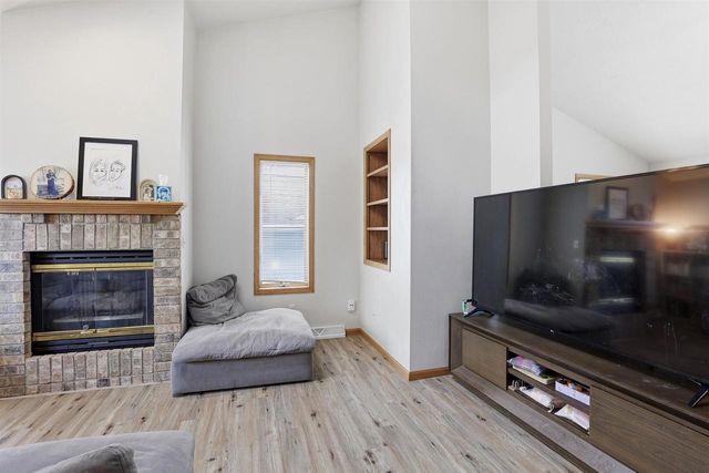 1700 E TRACIA LANE, Appleton, WI 54911