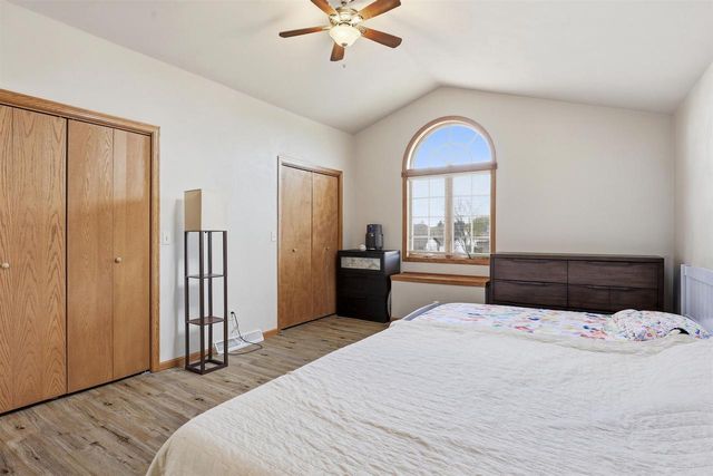 1700 E TRACIA LANE, Appleton, WI 54911