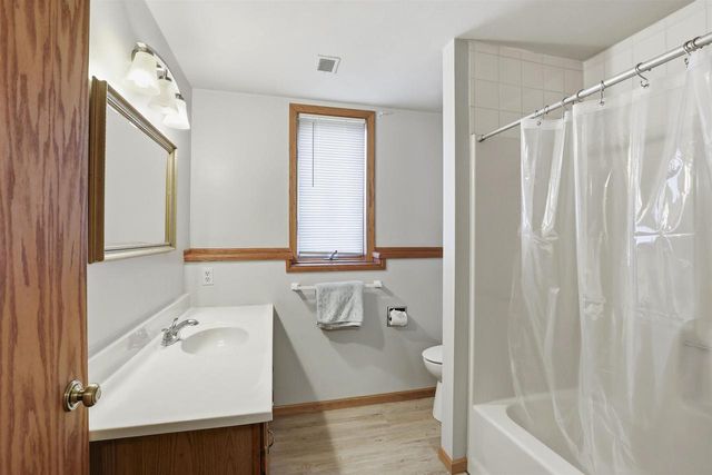 1700 E TRACIA LANE, Appleton, WI 54911