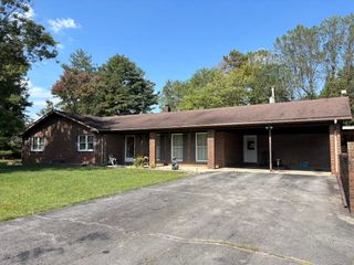 34 Spring Hill Drive, Russell Springs, KY 42642