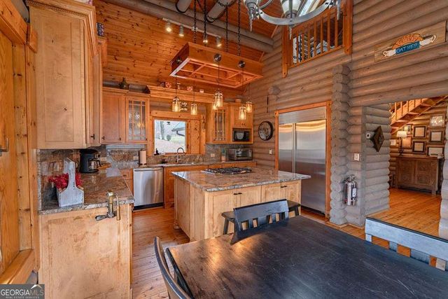 201 Mountainside Parkway, Ellijay, GA 30536