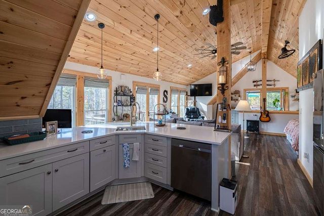 201 Mountainside Parkway, Ellijay, GA 30536