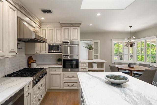 5062 Calvin Avenue, Tarzana, CA 91356