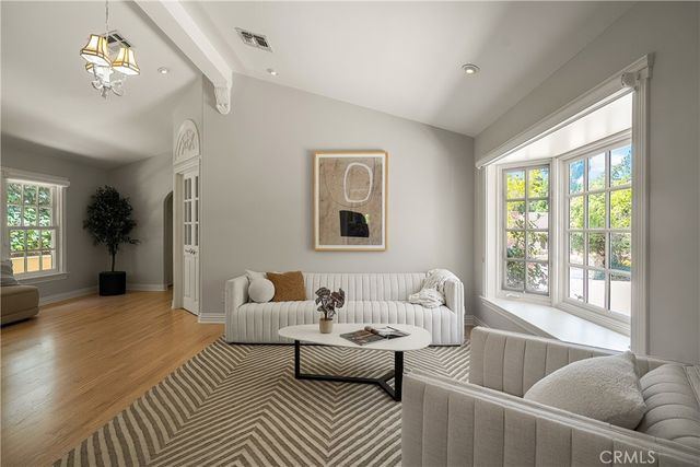 5062 Calvin Avenue, Tarzana, CA 91356