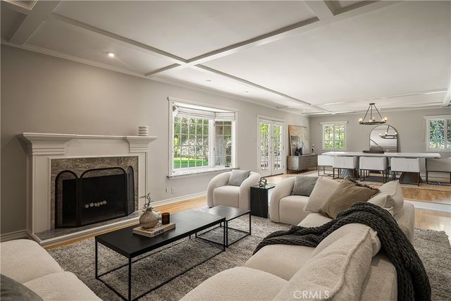 5062 Calvin Avenue, Tarzana, CA 91356
