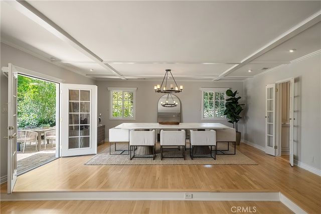 5062 Calvin Avenue, Tarzana, CA 91356