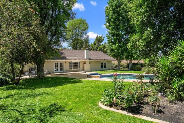 5062 Calvin Avenue, Tarzana, CA 91356