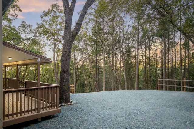 14594 Mill Creek Ln, Grass Valley, CA 95945