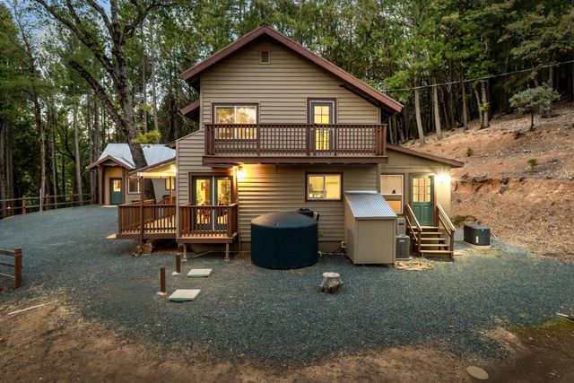 14594 Mill Creek Ln, Grass Valley, CA 95945