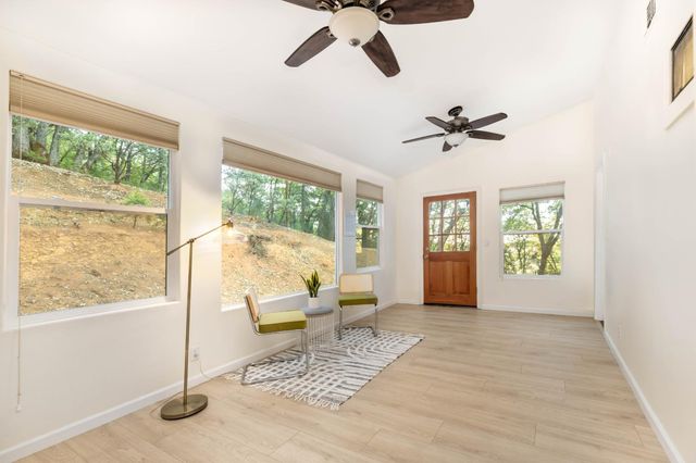 14594 Mill Creek Ln, Grass Valley, CA 95945