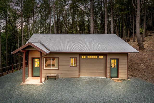 14594 Mill Creek Ln, Grass Valley, CA 95945