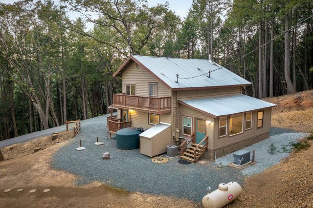 14594 Mill Creek Ln, Grass Valley, CA 95945