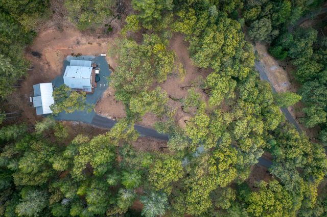 14594 Mill Creek Ln, Grass Valley, CA 95945