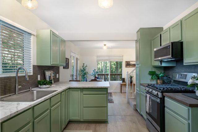 14594 Mill Creek Ln, Grass Valley, CA 95945