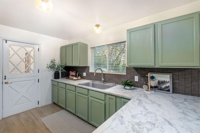 14594 Mill Creek Ln, Grass Valley, CA 95945