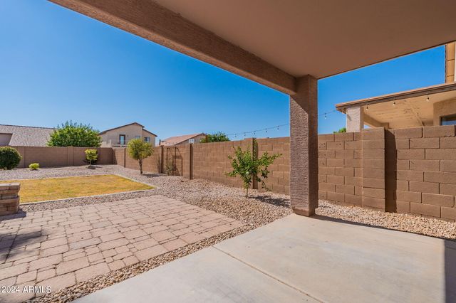 2741 E COWBOY COVE Trail, San Tan Valley, AZ 85143
