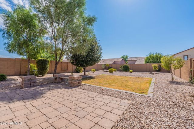 2741 E COWBOY COVE Trail, San Tan Valley, AZ 85143