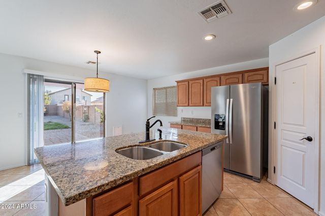 2741 E COWBOY COVE Trail, San Tan Valley, AZ 85143