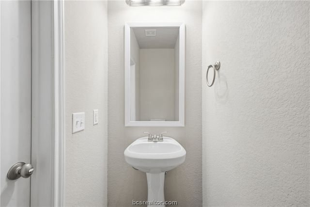 536 Momma Bear Drive, College Station, TX 77845