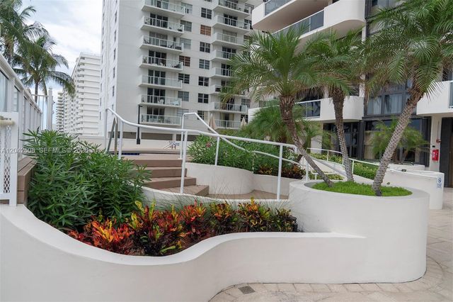5757 Collins Avenue 1604, Miami Beach, FL 33140