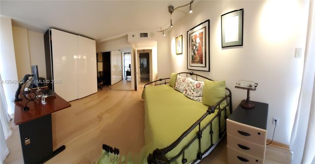 5757 Collins Avenue 1604, Miami Beach, FL 33140