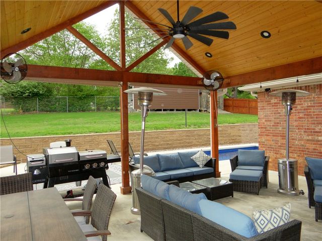 18011 Broadview Drive, Springdale, AR 72764
