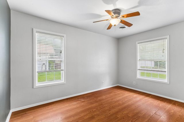 202 E Tate ST, Burnet, TX 78611