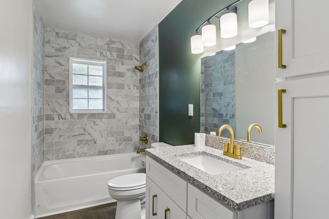 202 E Tate ST, Burnet, TX 78611