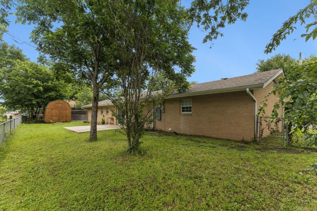 202 E Tate ST, Burnet, TX 78611