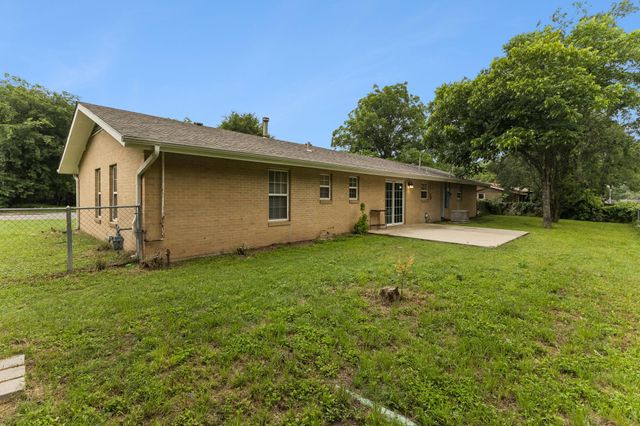 202 E Tate ST, Burnet, TX 78611