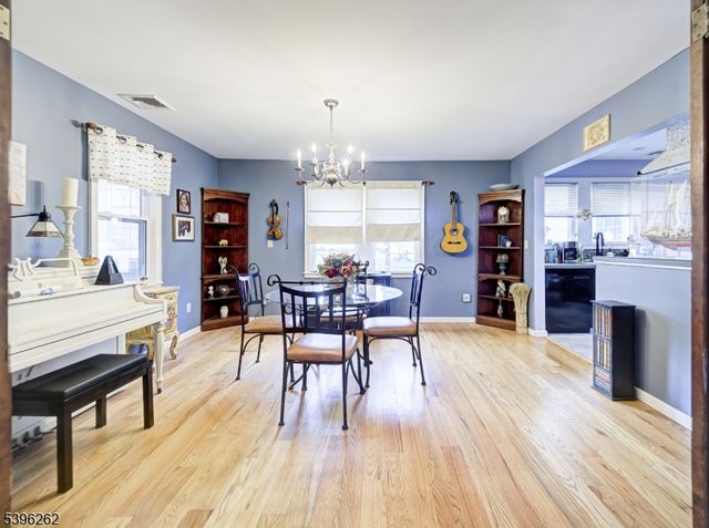 26 Bellows Ln, Montville Twp., NJ 07082