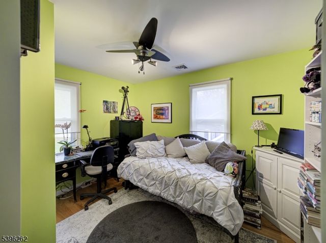 26 Bellows Ln, Montville Twp., NJ 07082