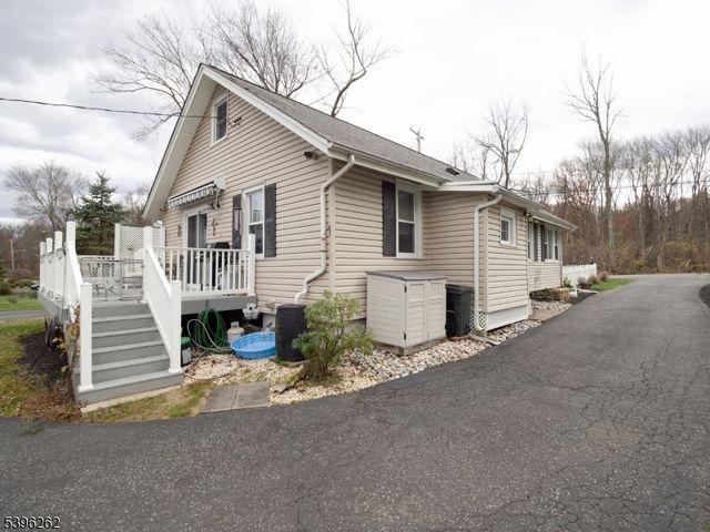 26 Bellows Ln, Montville Twp., NJ 07082