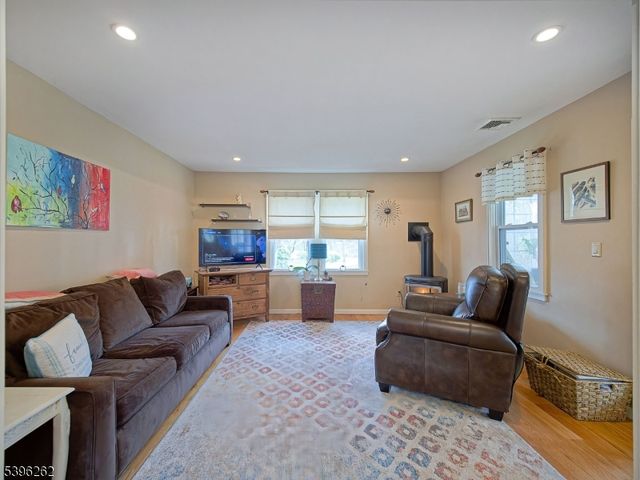 26 Bellows Ln, Montville Twp., NJ 07082