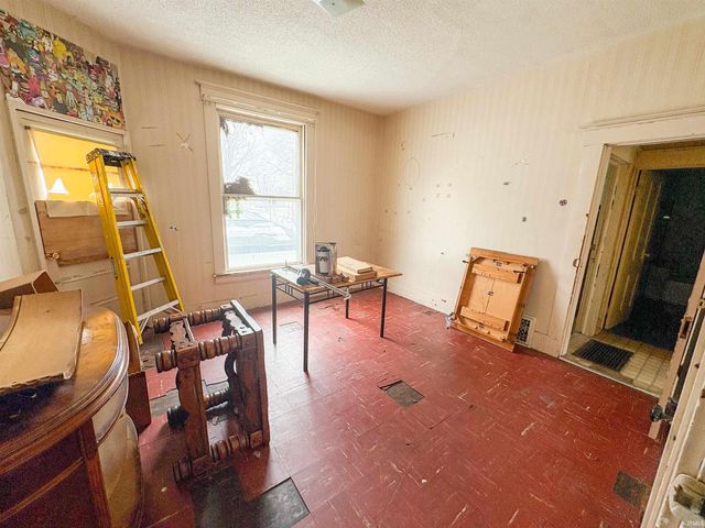 647 N Elm Street, Muncie, IN 47305