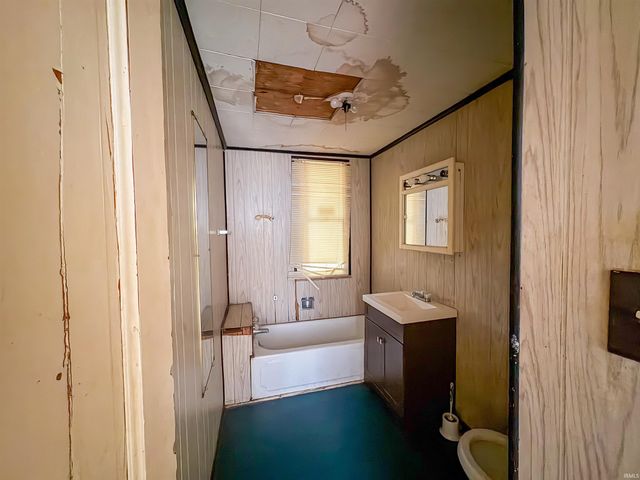 647 N Elm Street, Muncie, IN 47305