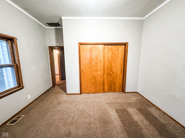 718 Main Street, Elwood, IN 46036