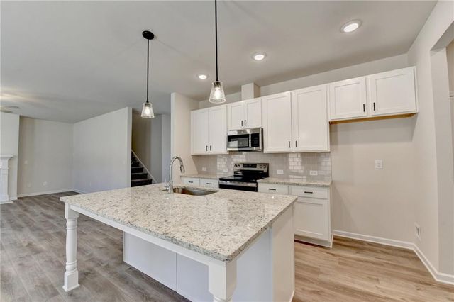 689 Rodeo Drive, Auburn, GA 30011