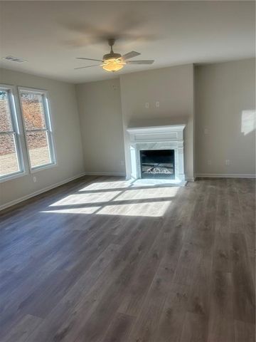 689 Rodeo Drive, Auburn, GA 30011