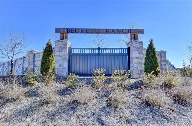 689 Rodeo Drive, Auburn, GA 30011