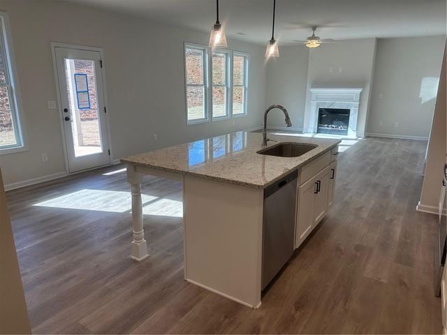 689 Rodeo Drive, Auburn, GA 30011