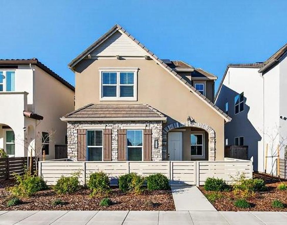 2367 Omaha Beach Ave, Sacramento, CA 95818