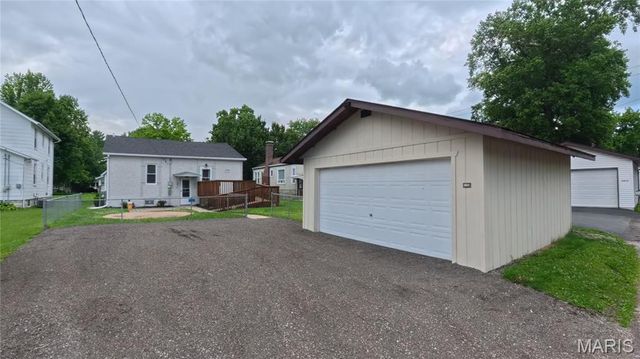 3303 Roland Avenue, Belleville, IL 62226